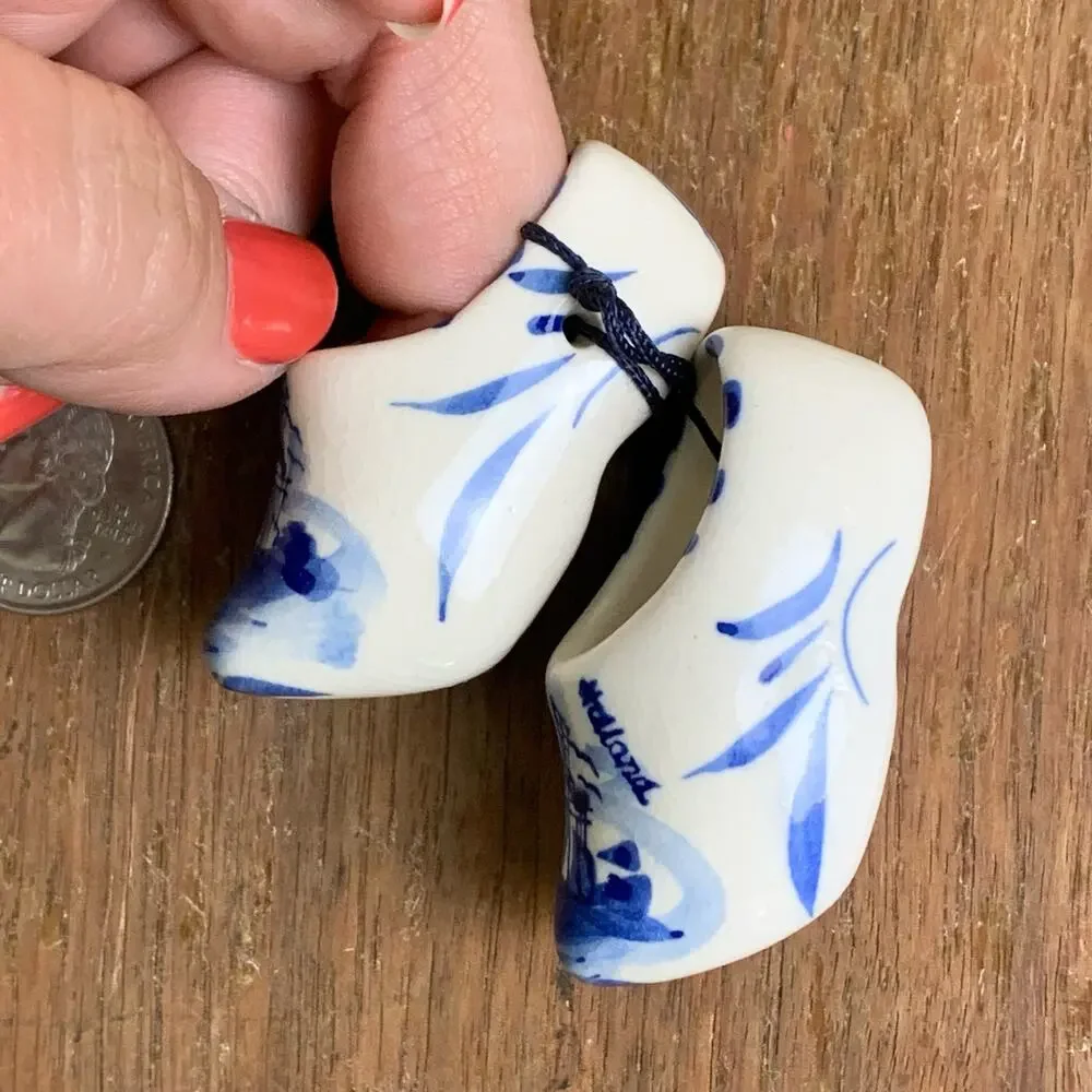 Holland Souvenir Miniature 2” Porcelain Dutch‎ Shoes Blue & White hand painted